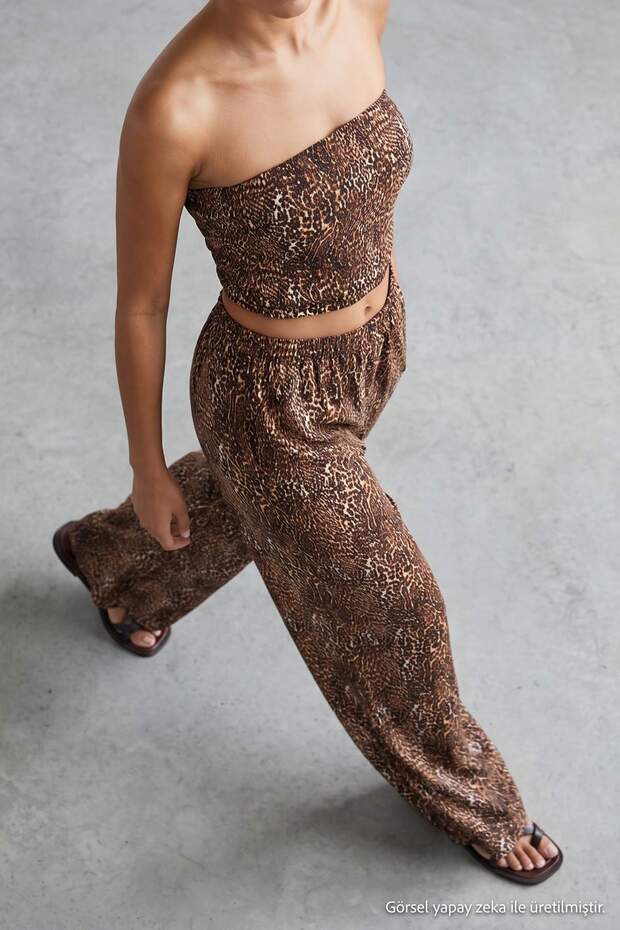 Brown-Multicolor Animal Woven 100% Polyester Tbess26Au00098