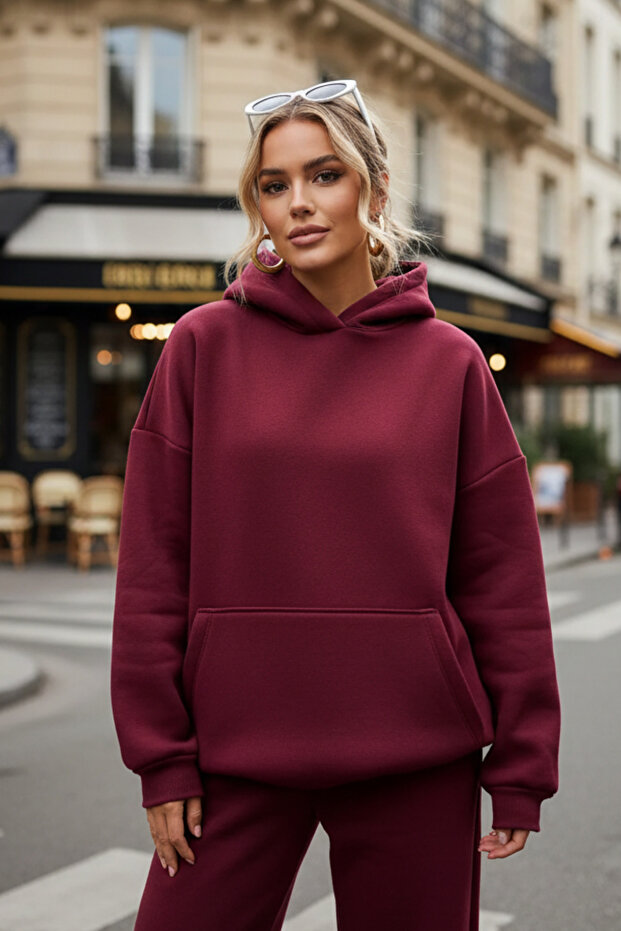 Oversize Women's Sweatshirt - Basic Hoodie with Hood and Kangaroo Pocket