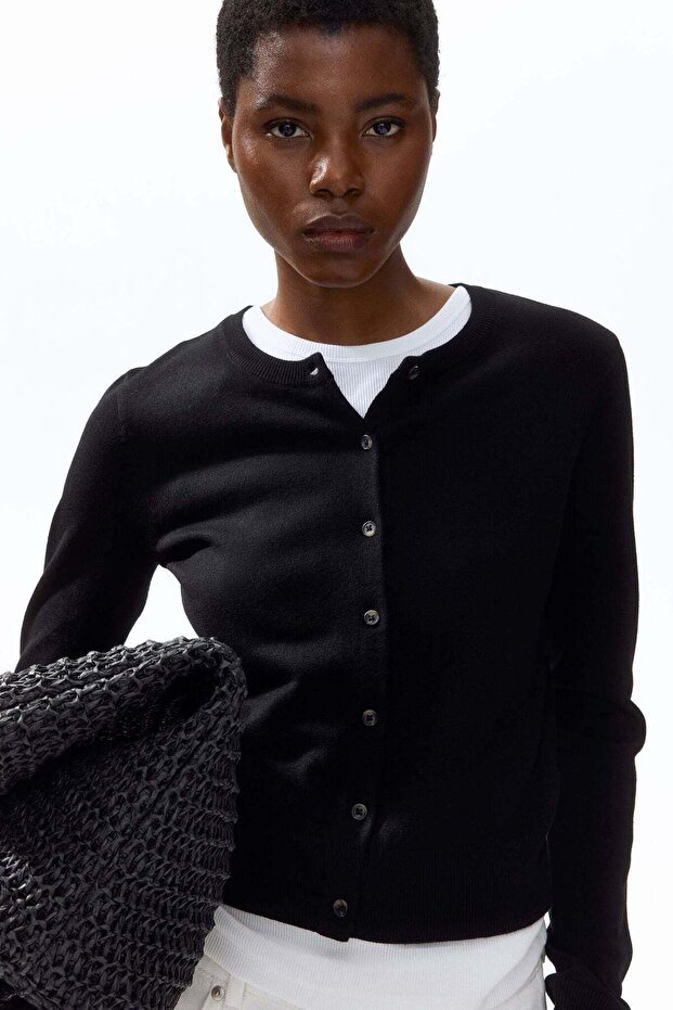 Fine-knit cardigan