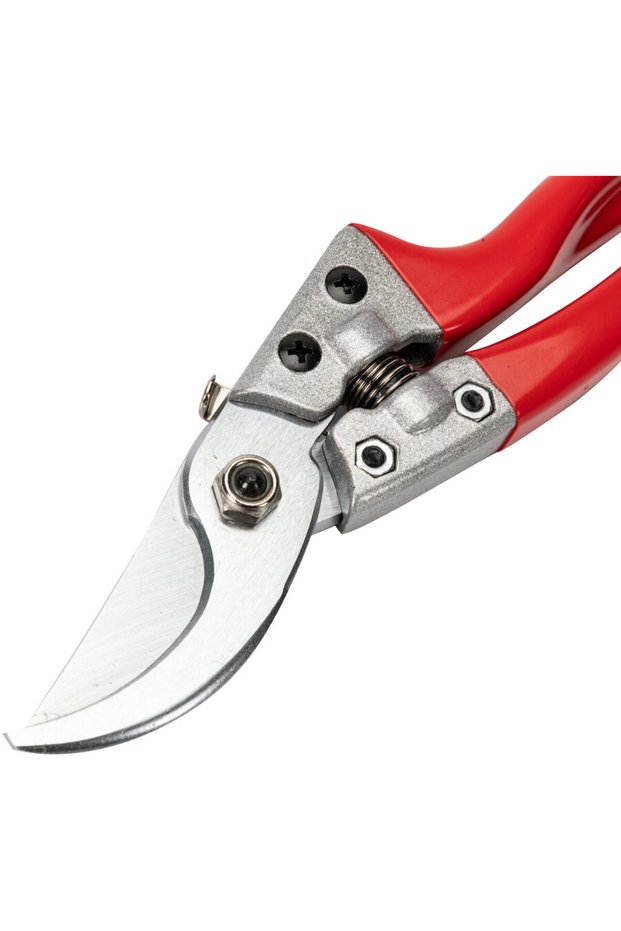 Automatic hedge trimmer