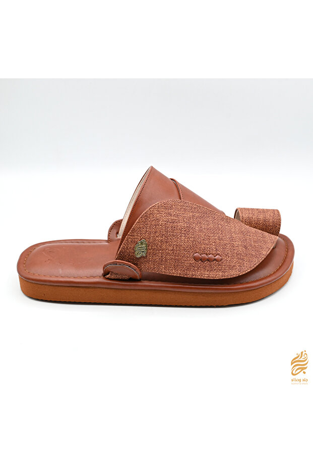 حذاء شرقي