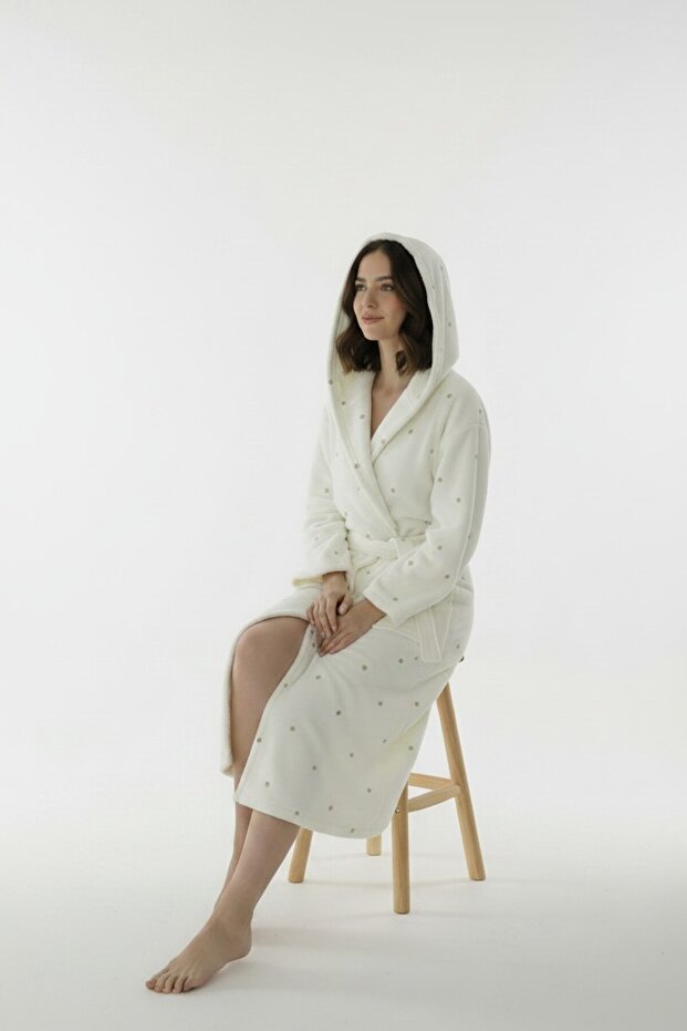 Velvet 100% Cotton Hooded Oversize Women's Bathrobe – White Heart Embroidered Bathrobe for Bath, Beach, Sauna, Pool