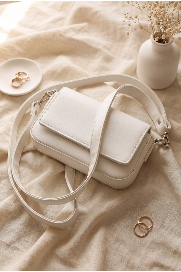 Minimalist Magnetic Cover Strap Crossbody Bag -White