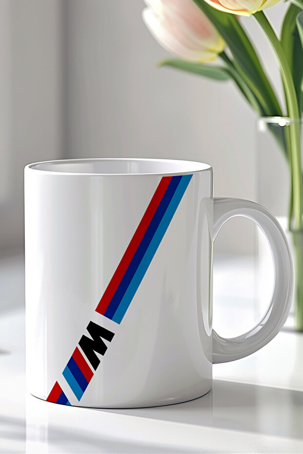 كوب سيراميك أبيض بسعة 330 مل من تصميم BMW مطبوع