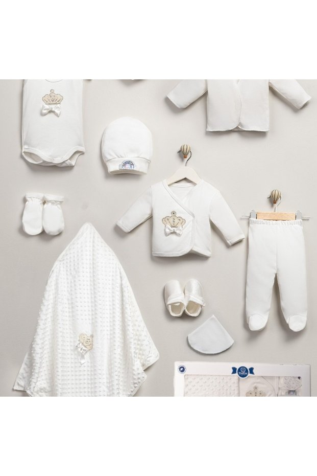 10-Piece Luxury Pearl Crown Embroidered Newborn Hospital Discharge Set