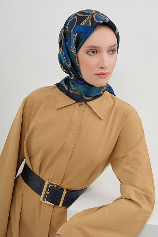 وشاح من الحرير الخالص 9531D 83