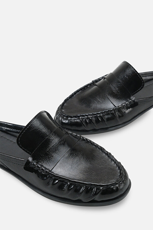 Unisex Closed Front Flat Sole Comfortable Stylish Sabo Loafer Moccasin Slippers