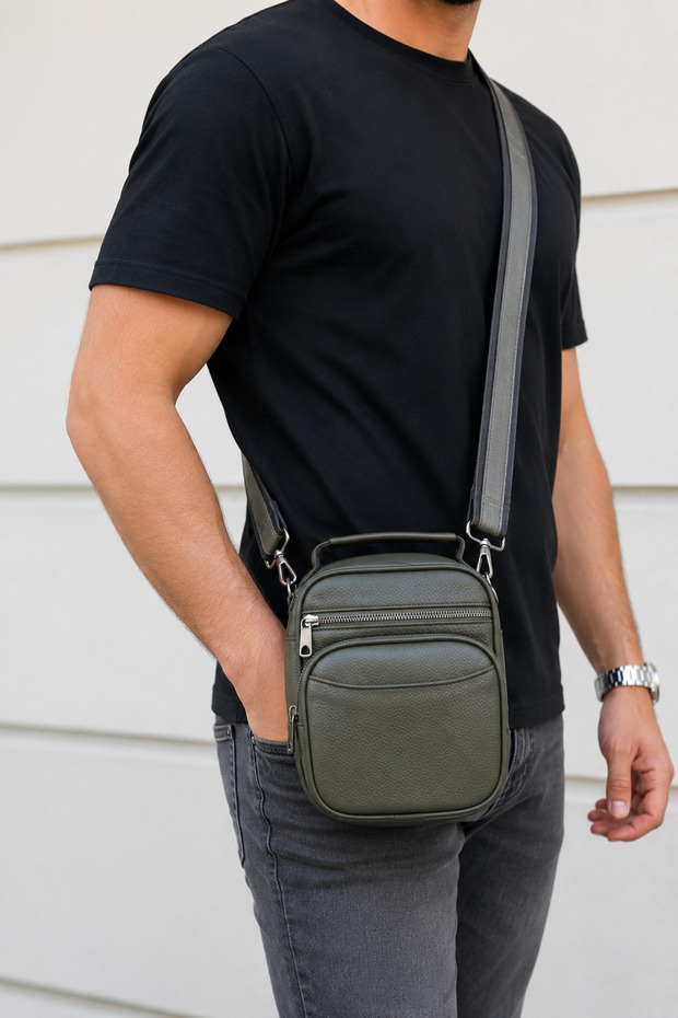 Stylish hand and shoulder bag