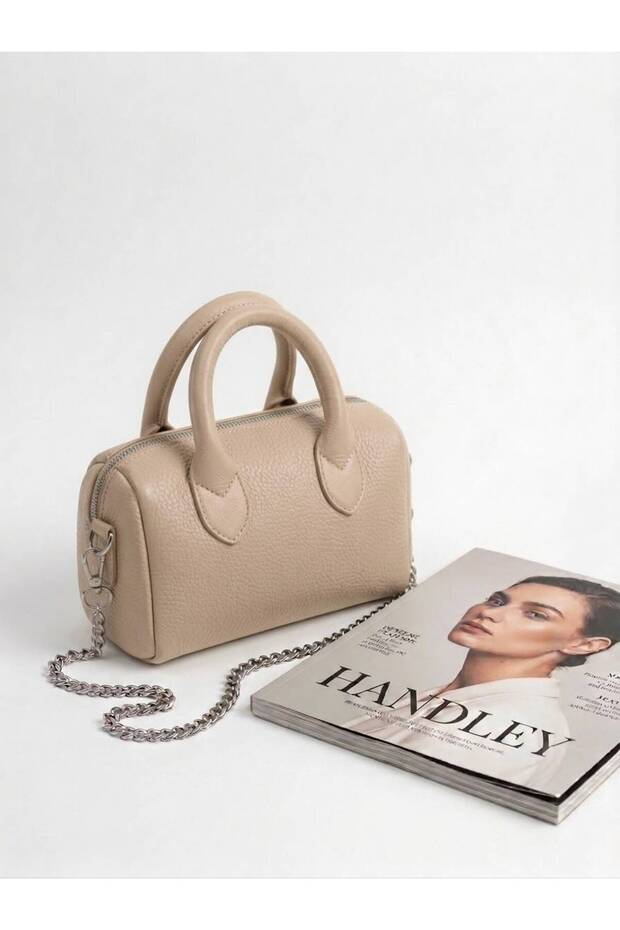 Women's Hand and Shoulder Bag with Cross Chain Strap
