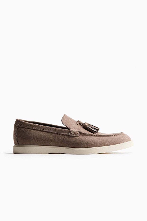 Tasseled loafers