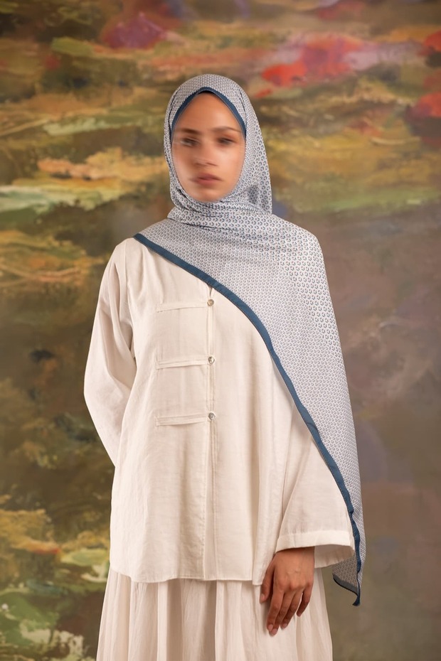 Powder Steam Patterned Soft Shawl Blue