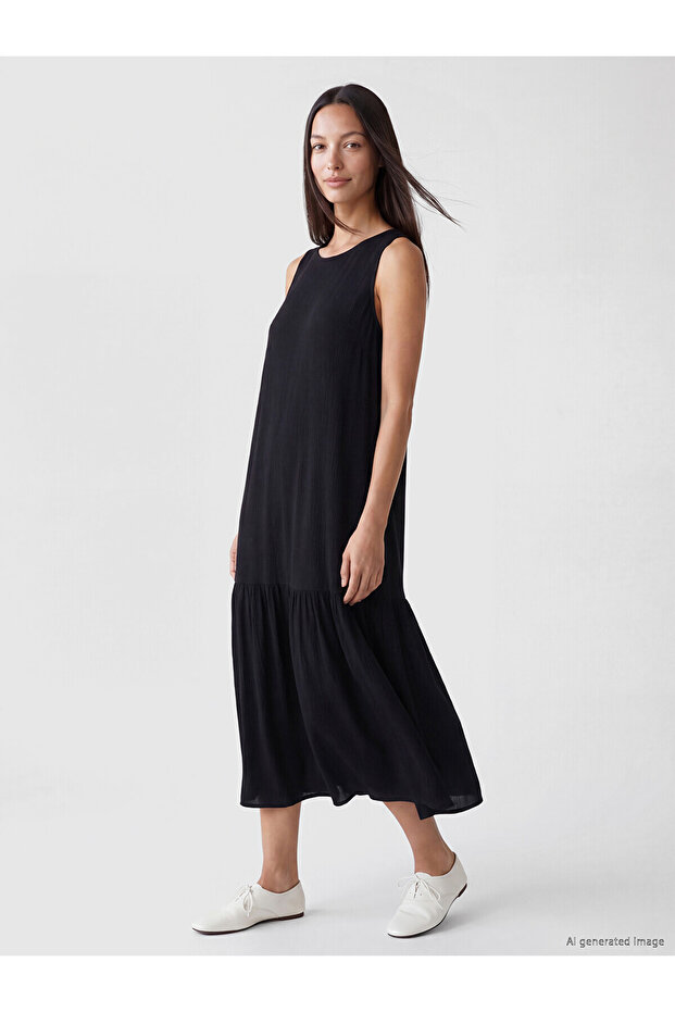 Original Oval Collar Textured Dress
