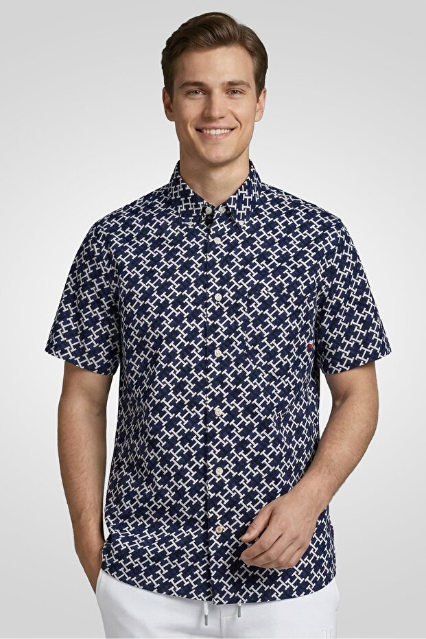 Men Regular Fit Monogram Pattern Short Sleeve Casual Shirt, Multicolor