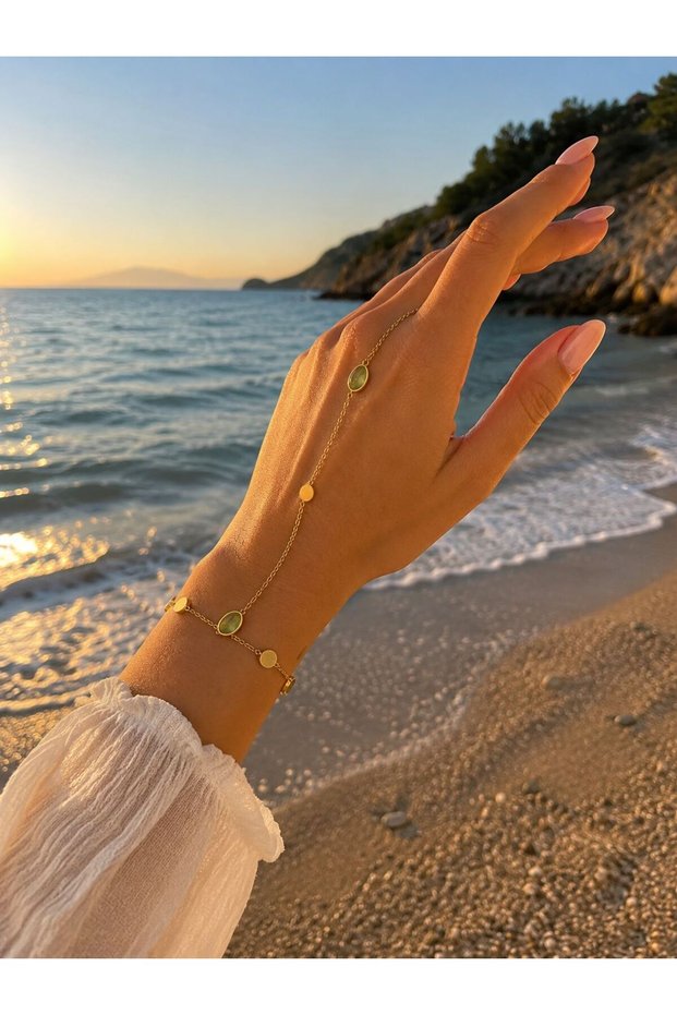 Green Stone Detailed Gold Color Steel Şahmeran Hand Chain Women's Bracelet