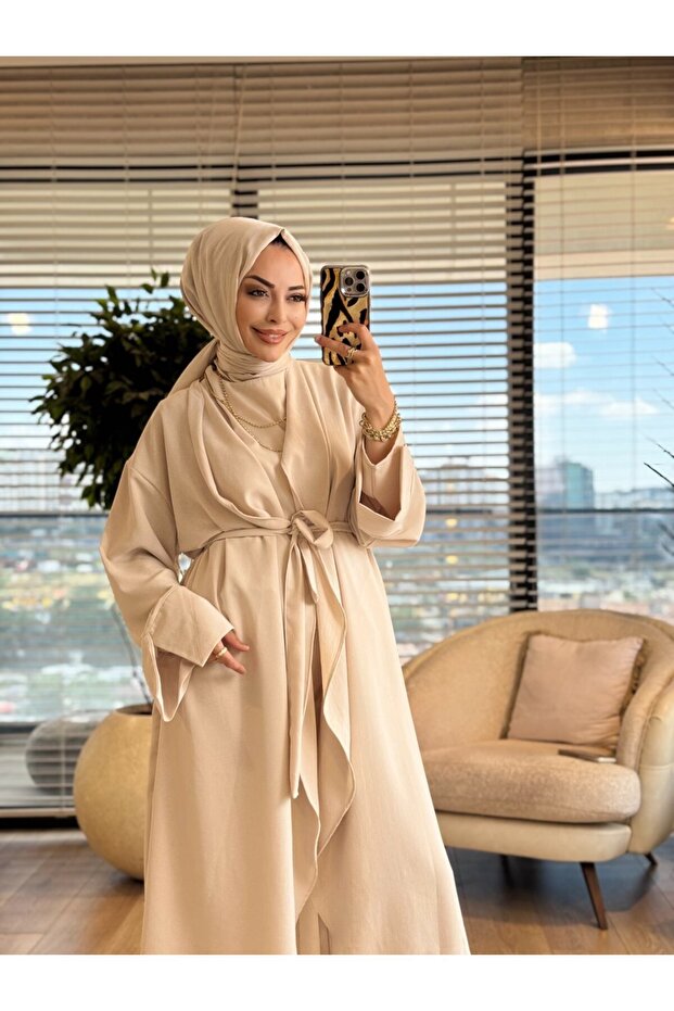 3429 طقم ثلاثي طويل مزين بحزام من الحجر