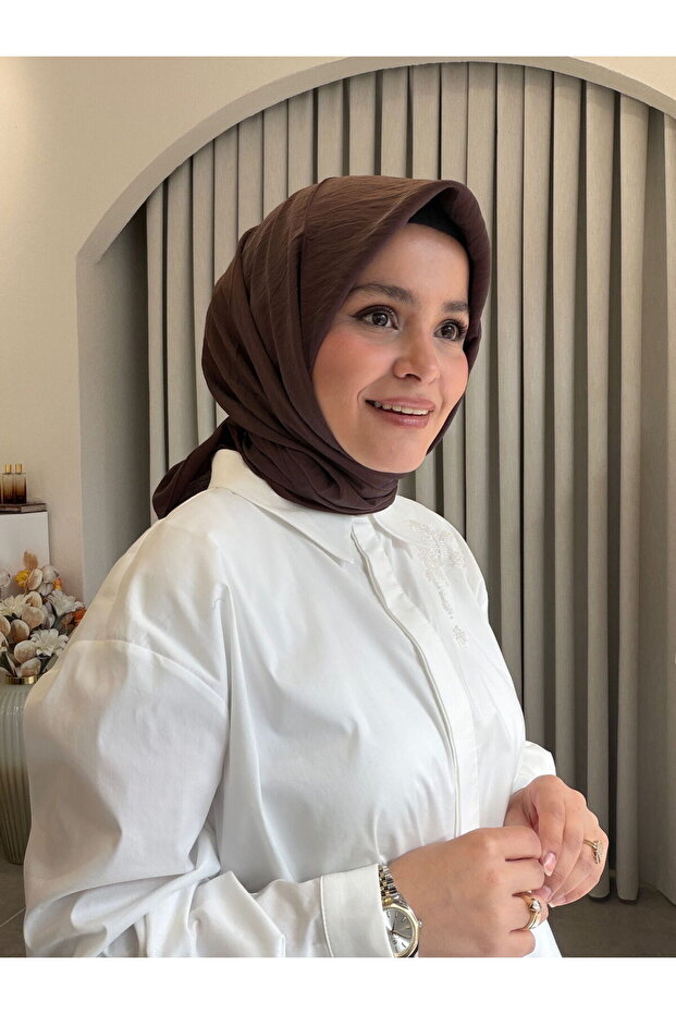وشاح فيسكون عادي بلون بني غامق