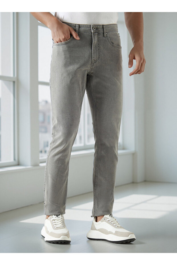 Men Skinny Fit High-Rise Jeans