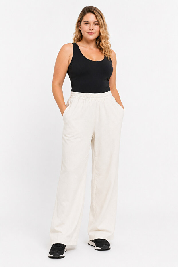 Women's Plus Size Beige, Elastic Waist, Pocketed, Relaxed Fit Pants 65N39459