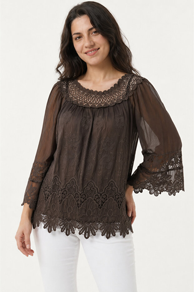 Women's Floral Embroidered Silk Fabric Blouse