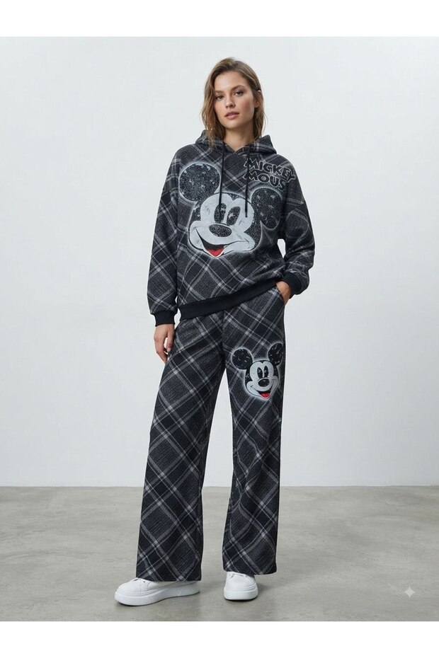 Trendy 3-Thread Brushed Fleece Tracksuit Set with Stone-Print Embroidery