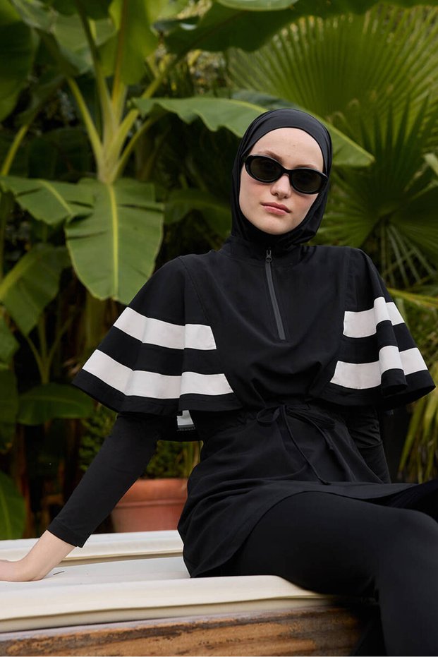 Black Striped Detailled Tight Swimsuit Ji̇le