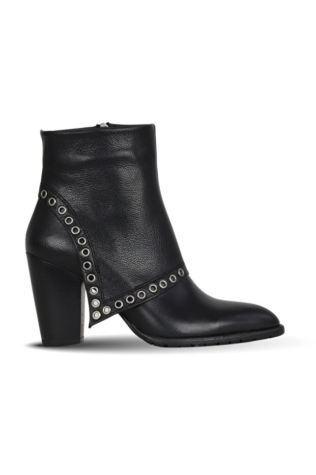 Black Crispy Leather Women's Heeled Boots 33Wb14005