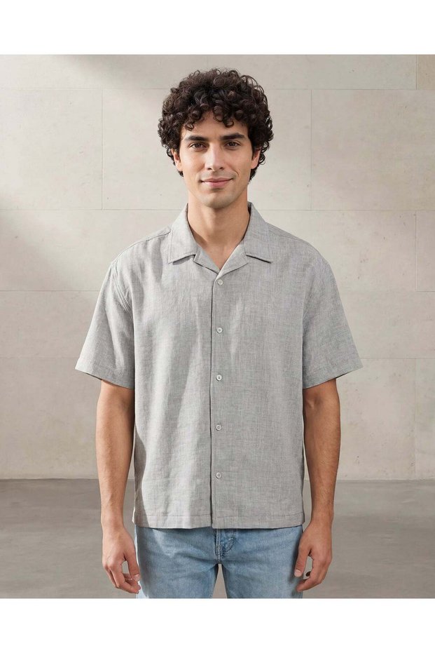 Men Mid Grey Boxy Fit Short Sleeve Shirt