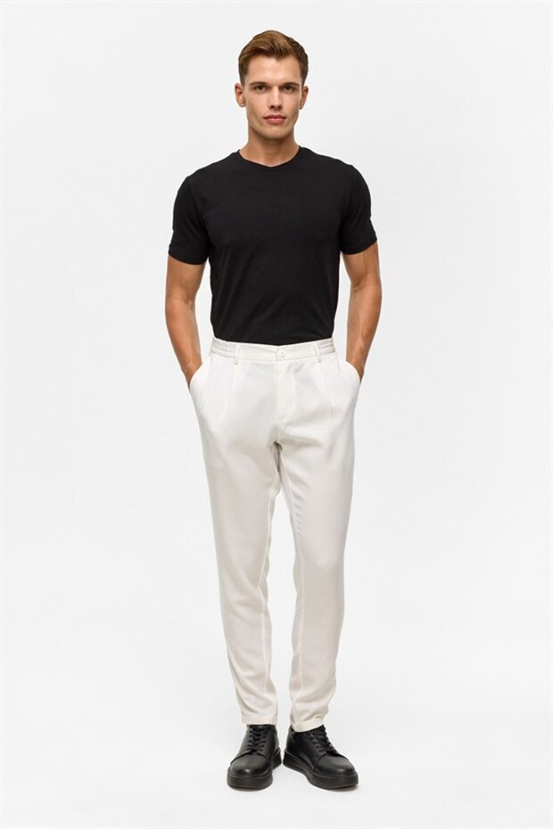 Beyaz Slim Jogger Pantolon