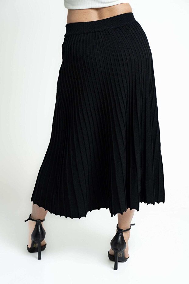 Solid Pleated Midi Skirt - 3