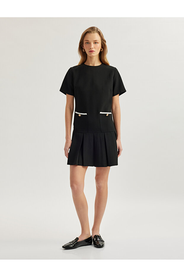 Short Sleeve Crew Neck Applique Double Pocket Detail A-Line Mini Pleated Dress