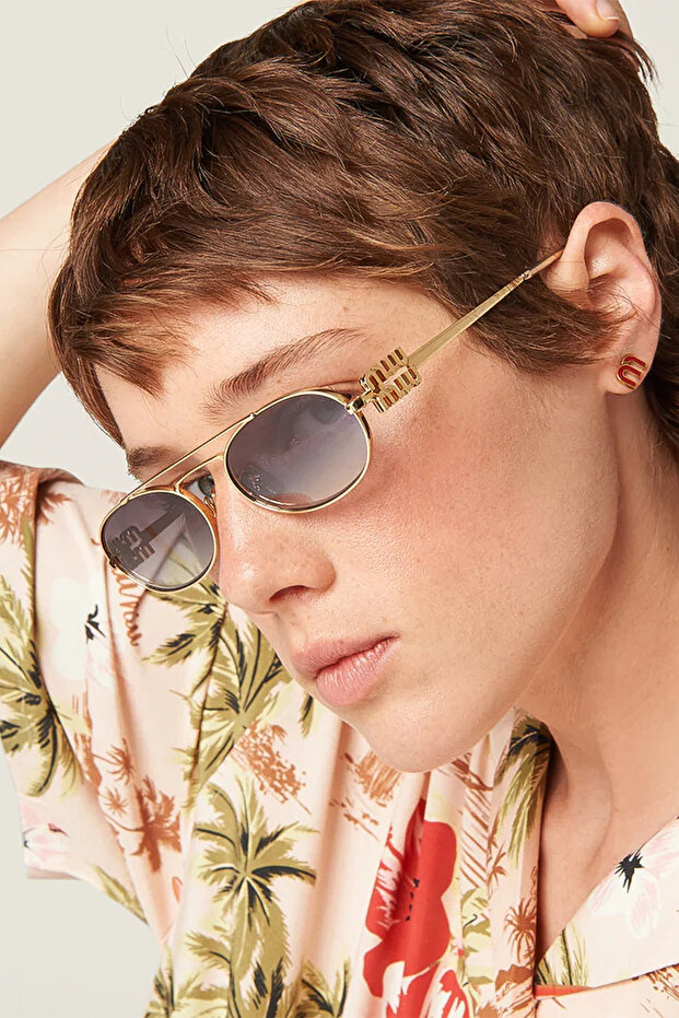 0mu 54zs 5ak30c 53 Women's Sunglasses