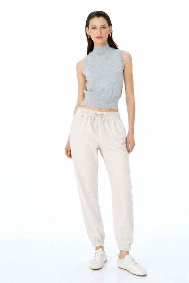 Jogger pant with laced waist and elastic detail