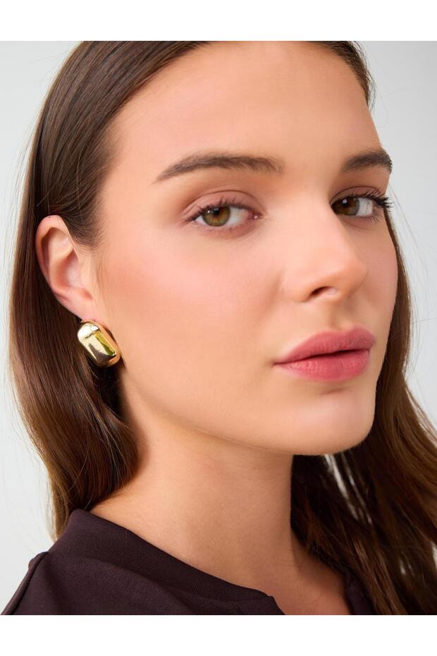 Gold Color Oval Shaped Shiny Capsule Earrings