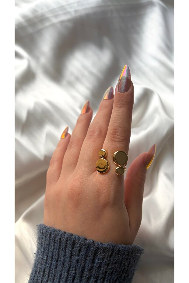 Women's Gold Color Modern Dot Ring