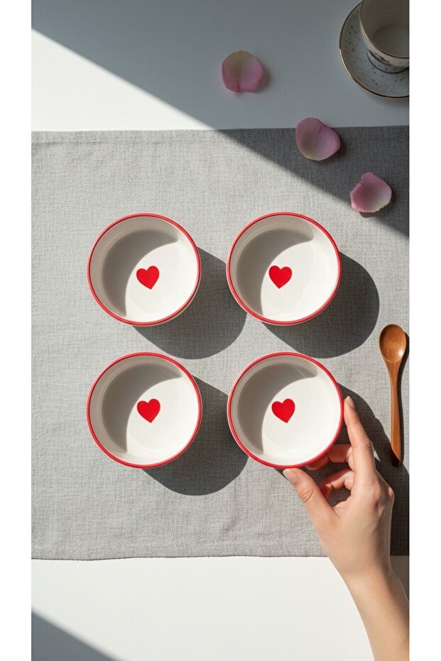 4-Piece Red Heart-Shaped Ceramic Snack Bowl, Shaving Plate, Breakfast Plate