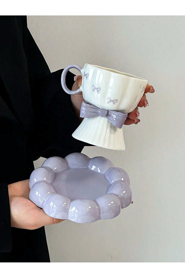 طقم كوب وصحن سيراميك بتصميم فيونكة بارزة 3D - لون بنفسجي (لافندر)