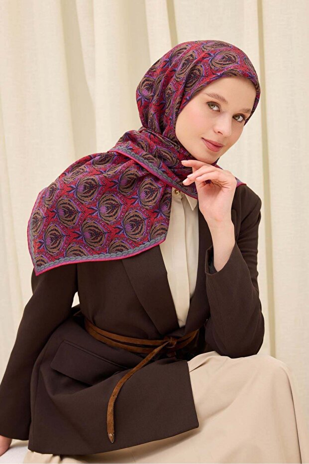 وشاح مونار أسود مقاس 90x90