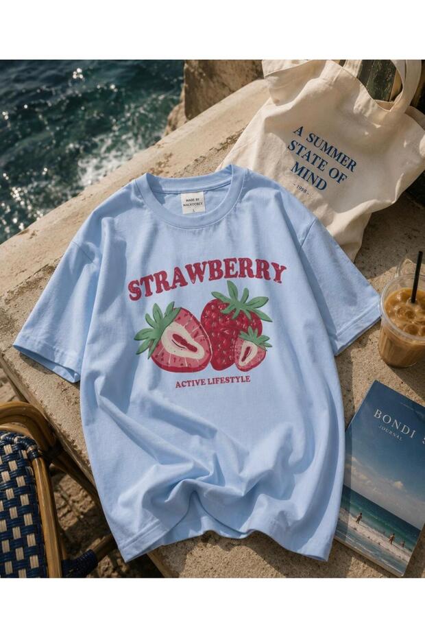 Women's Strawberry Printed Oversize Basic T-Shirt