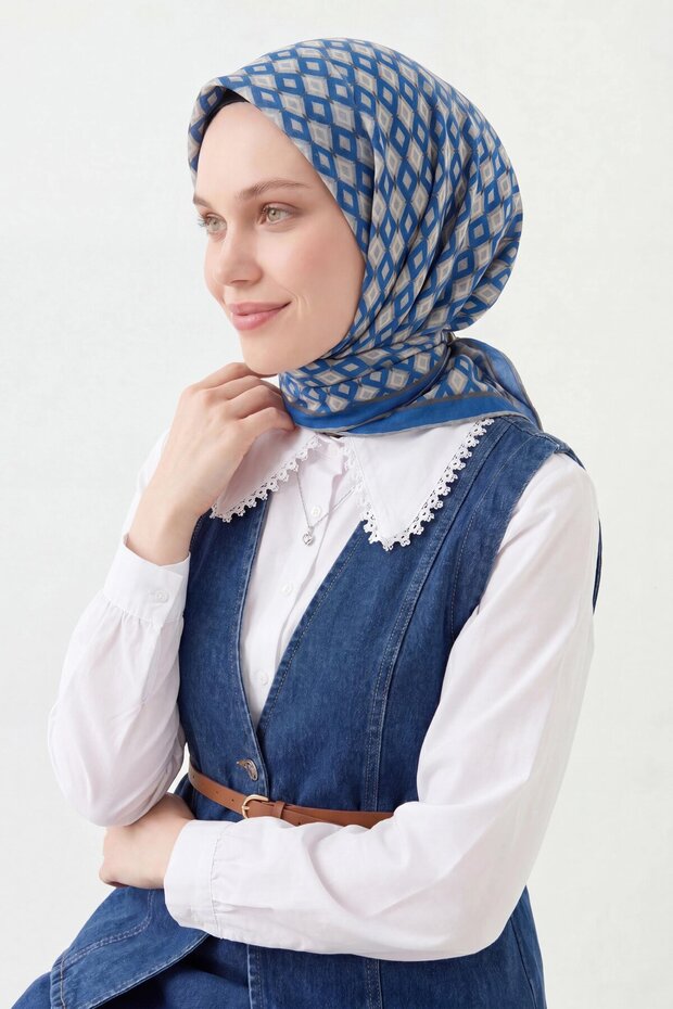 وشاح ناعم باللون الأزرق الهندسي الرجعي