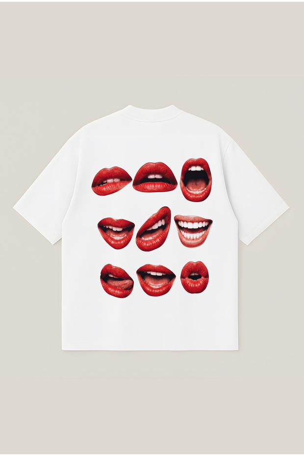 تي شيرت Lucky Lips مطبوع كبير الحجم للجنسين مصنوع من القطن بنسبة 100%