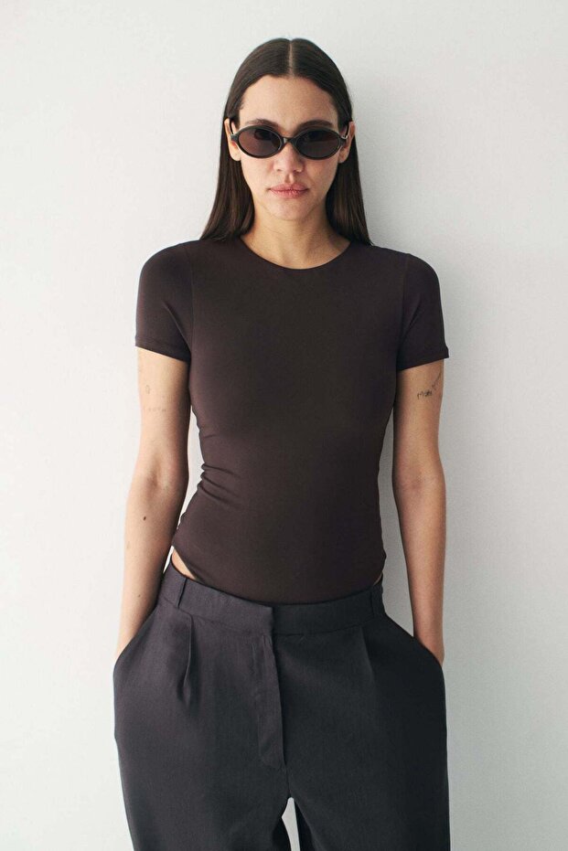 Sculpting Short-sleeved thong body