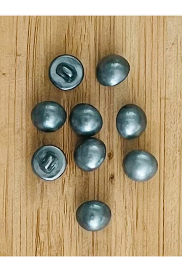 11mm Bottom Mounted Plastic Luxury Pearl Button. 9 Pieces. Metallic Gray.