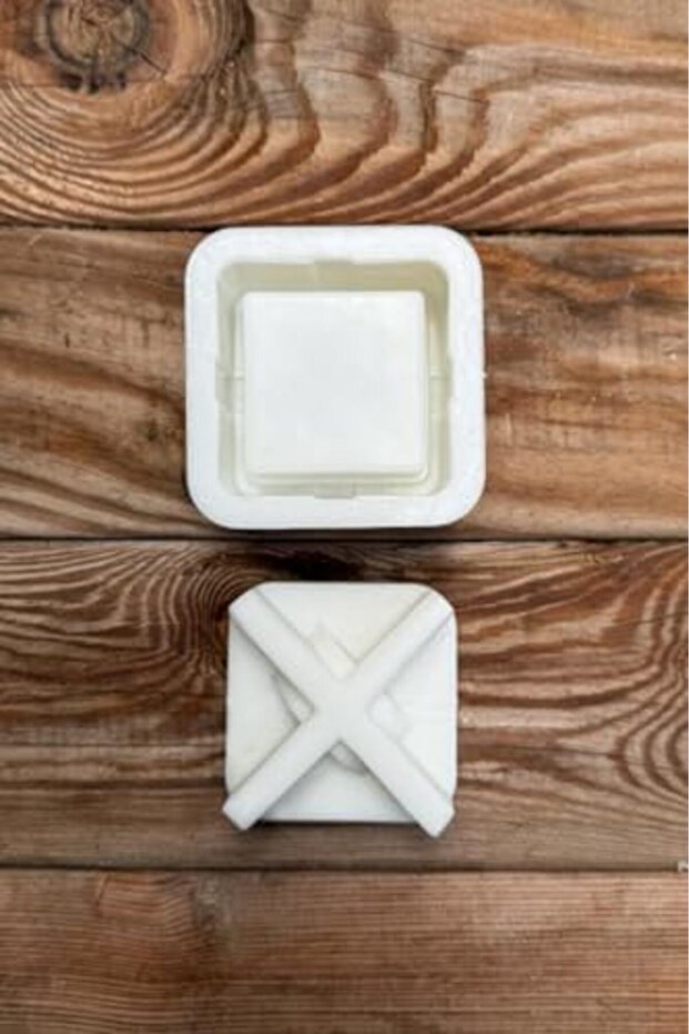 Gme Shop Cube Pack Silicone Cup Mold with Lid 1073147