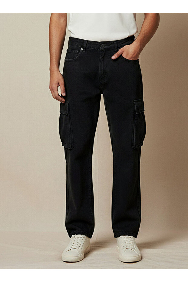 Men Regular Fit Mid-Rise Cargo Jeans