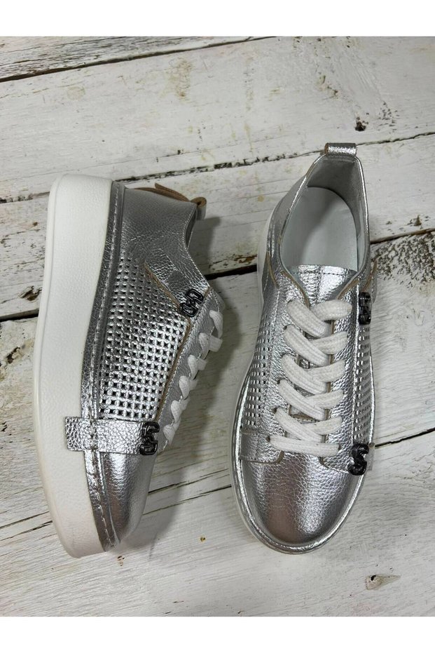 Wots Genuine Leather Sneaker