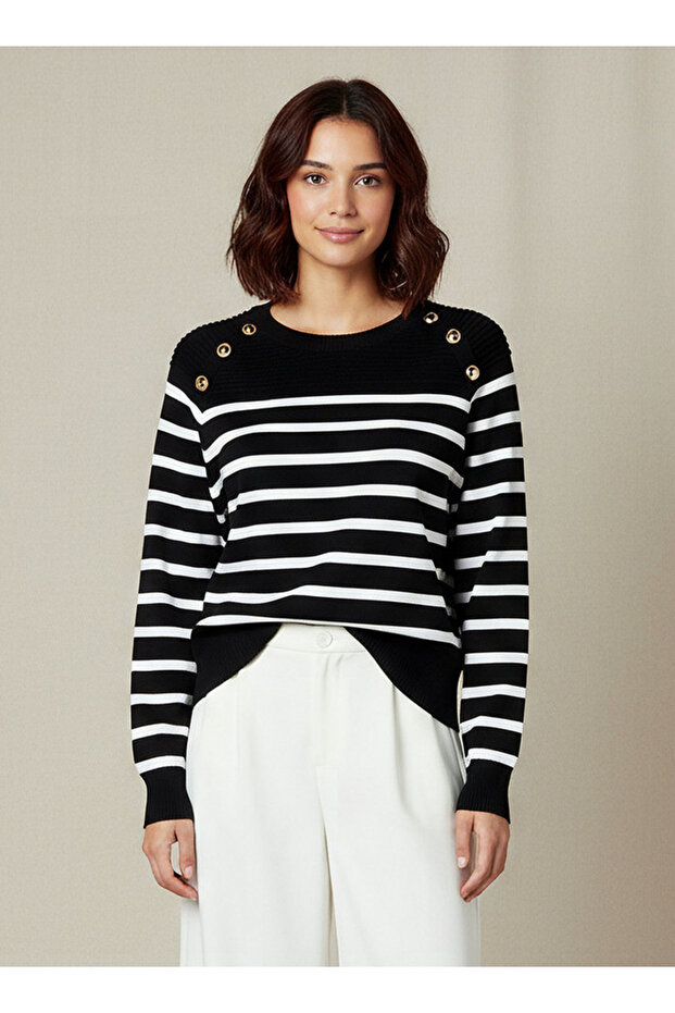 STRIPED RAGLAN SLEEVE TRICO WITH BUTTON DETAI