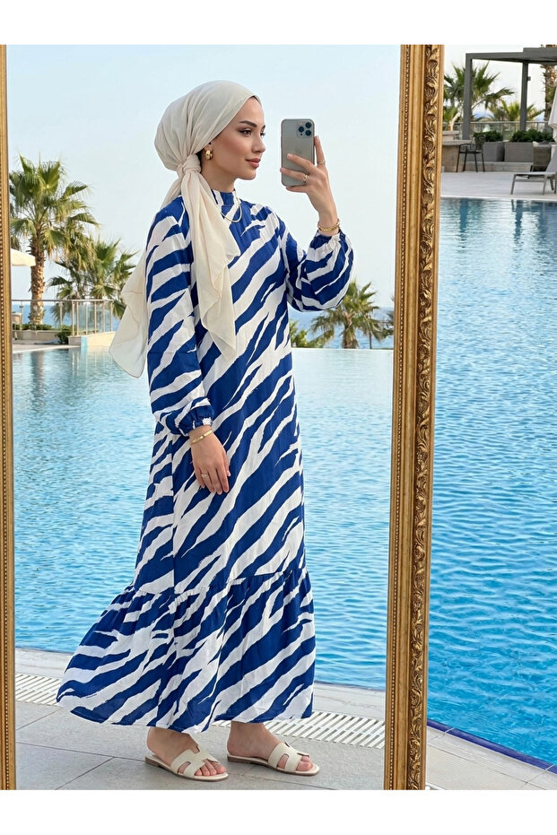 فستان نسائي من الفيسكوز بنقشة هندسية وتصميم إسلامي