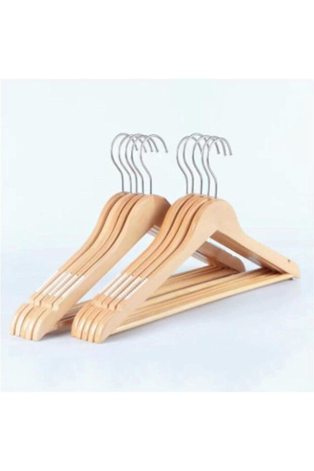 10 wooden clothes hangers with 360° anti-slip design