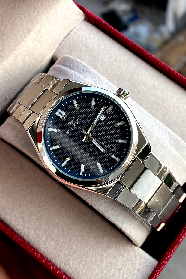 Men's wristwatch steel band 2 years warranty waterproof boxed