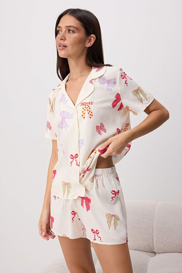 Trendyolmilla  Çok Renkli Kurdele/Fiyonk Desenli Viskon Dokuma Pijama Takımı THMSS26PT00215 - Görsel 3